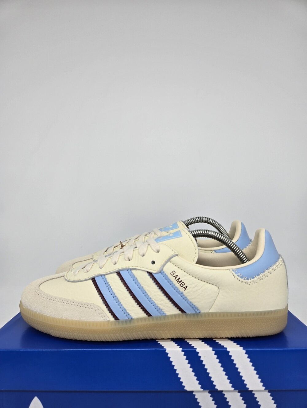 adidas Samba OG JS5041 Wonder White Clear Sky Shadow Red Shoes Women's Size 8.5